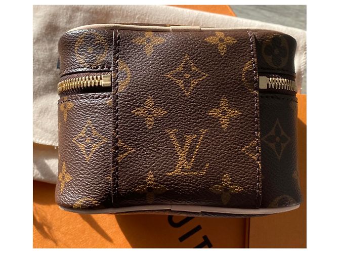 Louis Vuitton Nice Nano Marrón de Tela Castaño - vista 3