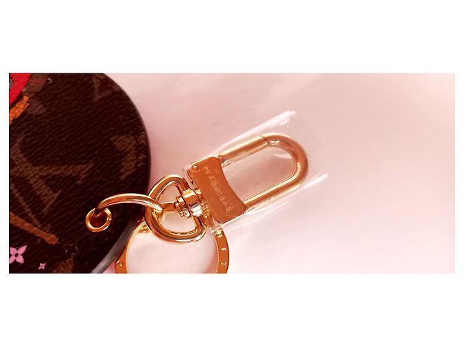 Louis Vuitton bag charm and key ring. Dual function. Red - view 4