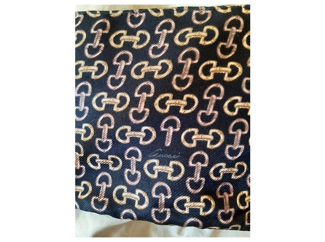 Gucci Cap mit Seidenschal Schwarz Baumwolle - Ansicht 6