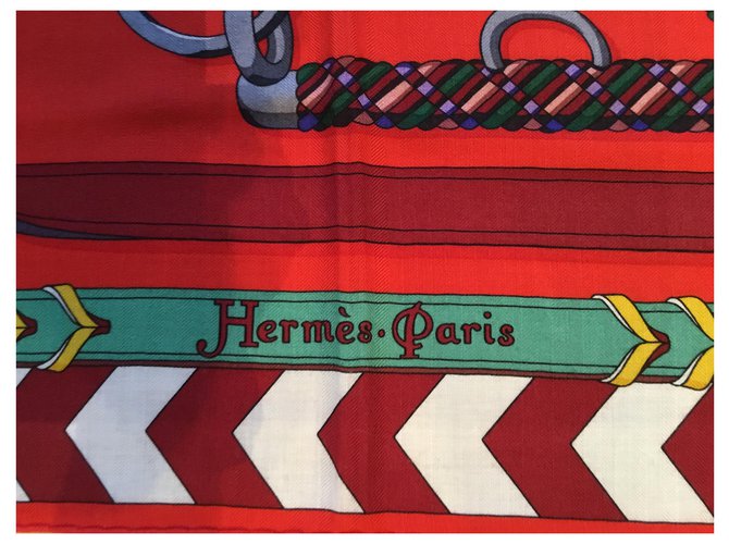 Scialle di Hermès  140 X 140 cashmere e seta Rosso - vista 2