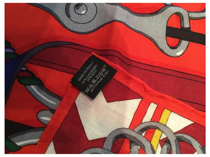 Scialle di Hermès  140 X 140 cashmere e seta Rosso - vista 6
