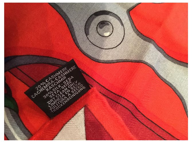 Scialle di Hermès  140 X 140 cashmere e seta Rosso - vista 7