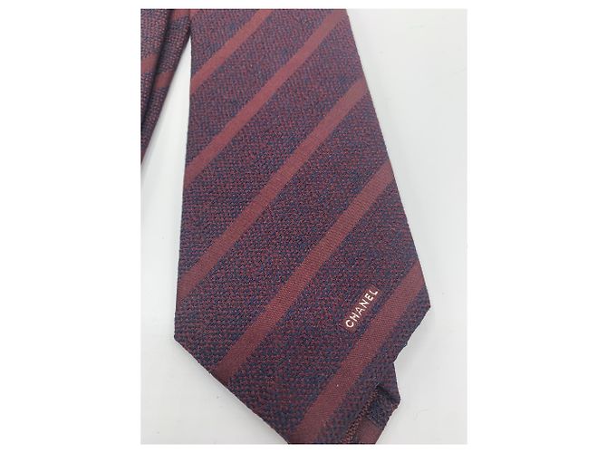 Cravatta Chanel in seta rosso scuro Bordò - vista 3