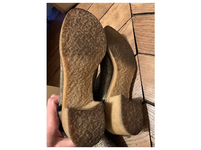 Stivali Chanel in pelle oro e nero D'oro - vista 5