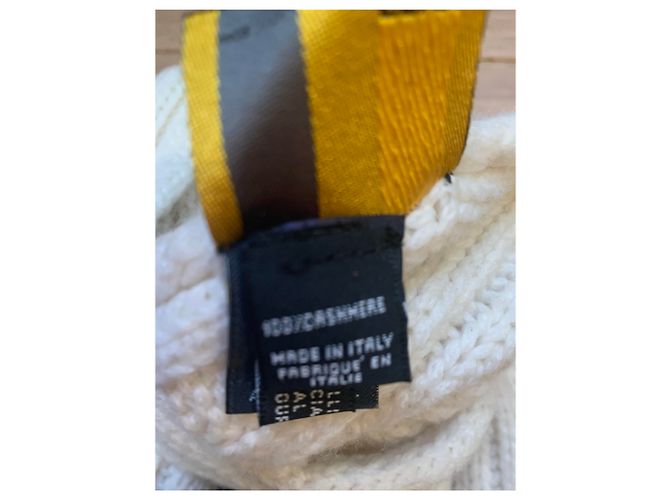 Bufanda Fendi de Cachemira Blanca con Pompones de Piel Blanco Crema - vista 4