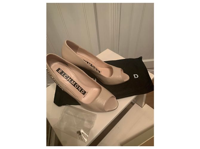 Décolleté John Richmond in pelle crema - vista 2