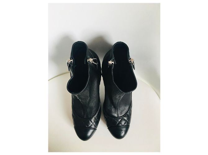 Stivaletti Chanel in pelle nera 38.5 Nero Silver hardware - vista 6
