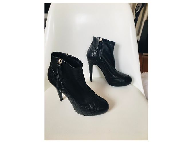 Stivaletti Chanel in pelle nera 38.5 Nero Silver hardware - vista 7