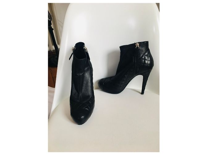 Stivaletti Chanel in pelle nera 38.5 Nero Silver hardware - vista 8