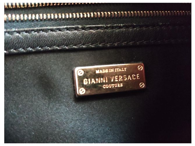 Borsa Gianni Versace Greek Quilt in pelle nera Nero Gold hardware - vista 5