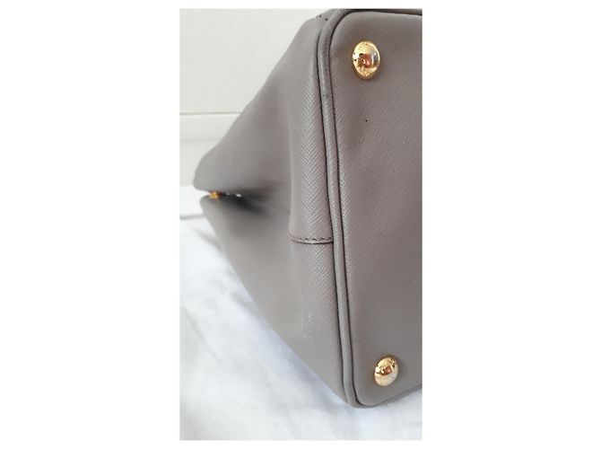 Prada Saffiano Lux Tote Bag Taupe - vue 7