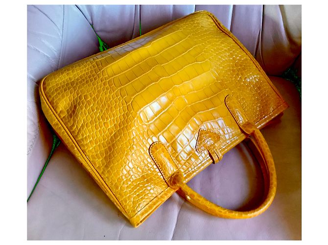Longchamp GELBE ROSEAU-TASCHE AUS CROCO-FÖRMIGEM KALBSLEDER - Ansicht 3