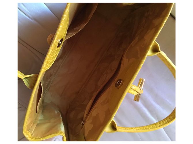 Longchamp GELBE ROSEAU-TASCHE AUS CROCO-FÖRMIGEM KALBSLEDER - Ansicht 6