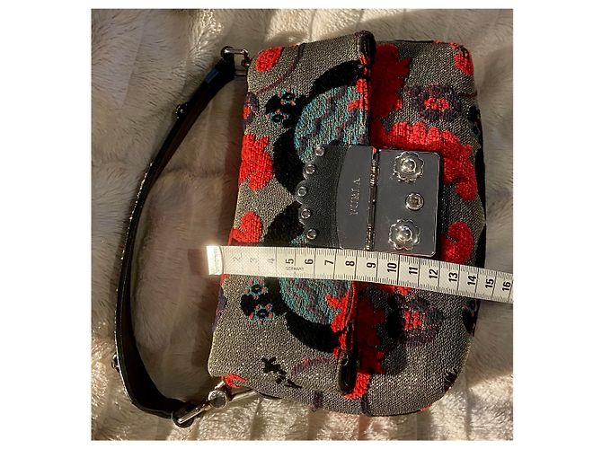 Clutch Furla Metropolis in pelle nera Nero Argento Rosso Blu navy - vista 17