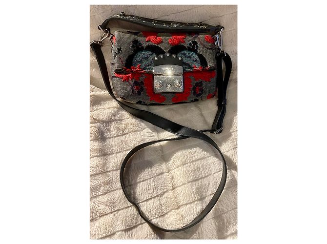 Clutch Furla Metropolis in pelle nera Nero Argento Rosso Blu navy - vista 3