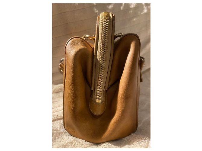 Hugo Boss Handtasche Camel aus Leder Haselnuss - Ansicht 8