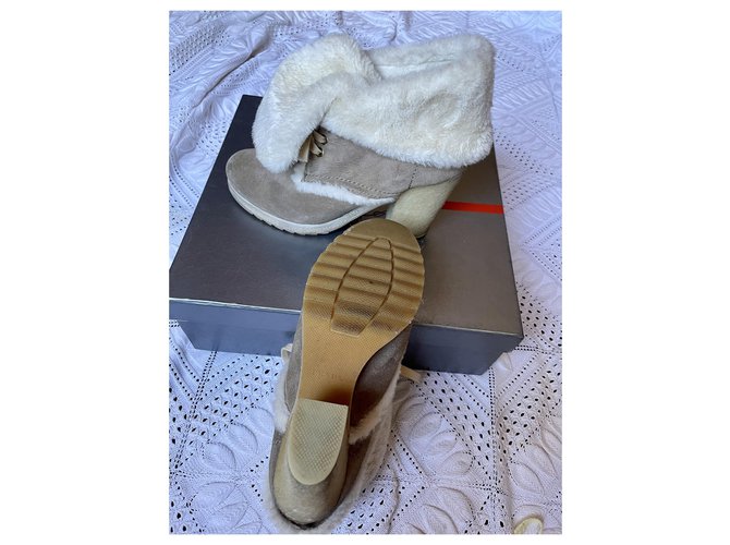 Prada Stiefeletten Beige Nubuk - Ansicht 3