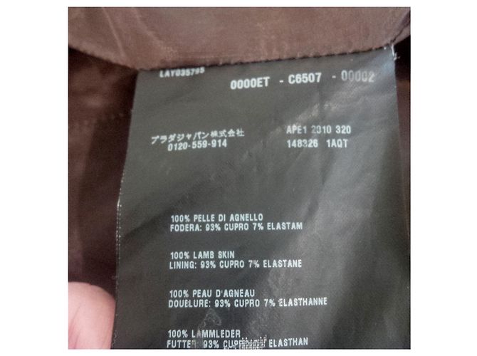 Prada Jacke aus Nappalammleder. Dunkelbraun. mit breiten Revers gefüttert. - Ansicht 11
