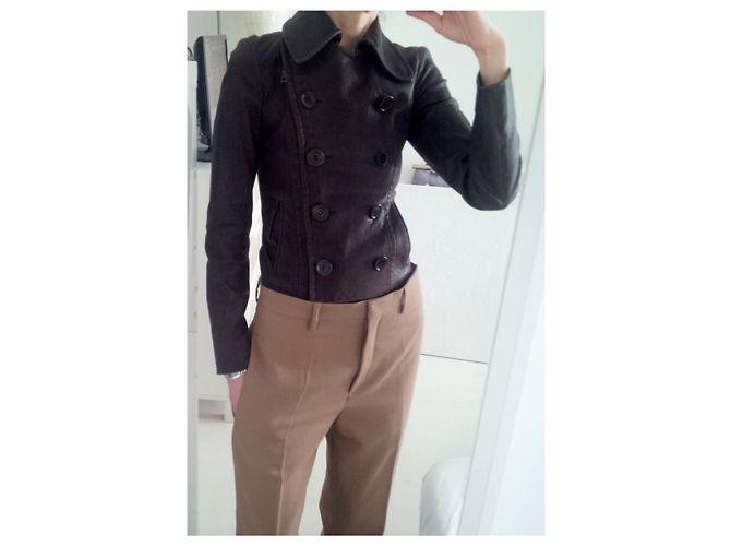 Prada Jacke aus Nappalammleder. Dunkelbraun. mit breiten Revers gefüttert. - Ansicht 4