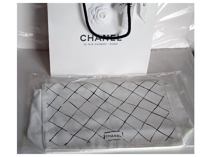 Chanel. Neuer Staubbeutel, Tasche zur Aufbewahrung einer Handtasche, Oder andere... Aus weiß - Ansicht 6