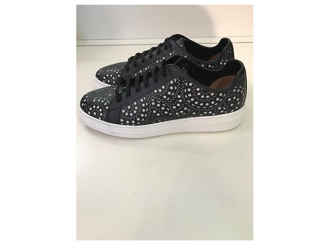 Sneakers Alaïa in pelle traforata nera e bianca Nero Bianco - vista 4
