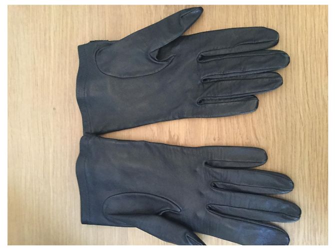 Guess Lederhandschuhe Schwarz mit silbernen Vorhängeschlössern - Ansicht 3