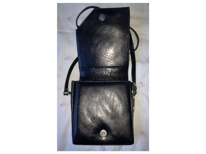 Joop! Borsa a tracolla piccola in pelle nera Nero - vista 4