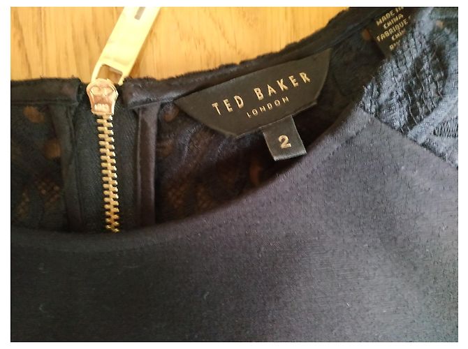 Ted Baker MAYAA Schwarzes Etuikleid mit Spitzenrücken Langarm - Ansicht 3