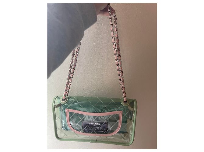 Chanel Runway Bolsa de Aba Acolchoada em PVC e Pele de Carneiro Hardware prateado - vista 3