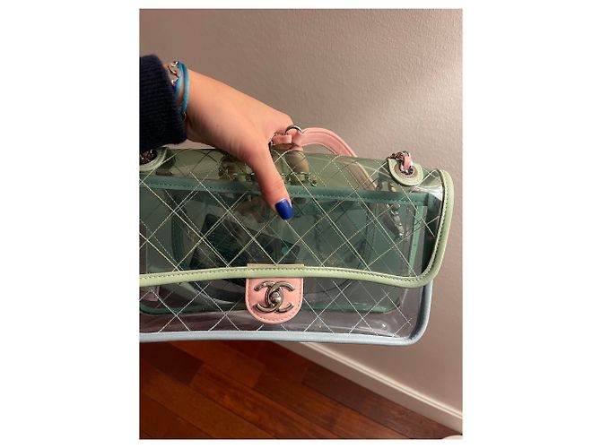 Chanel Runway Bolsa de Aba Acolchoada em PVC e Pele de Carneiro Hardware prateado - vista 4