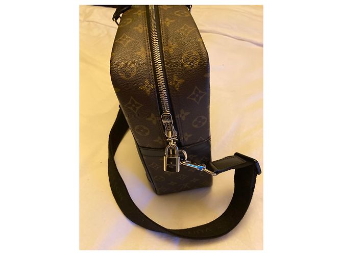 Louis Vuitton Porte Documents Voyage Marrone - vista 3
