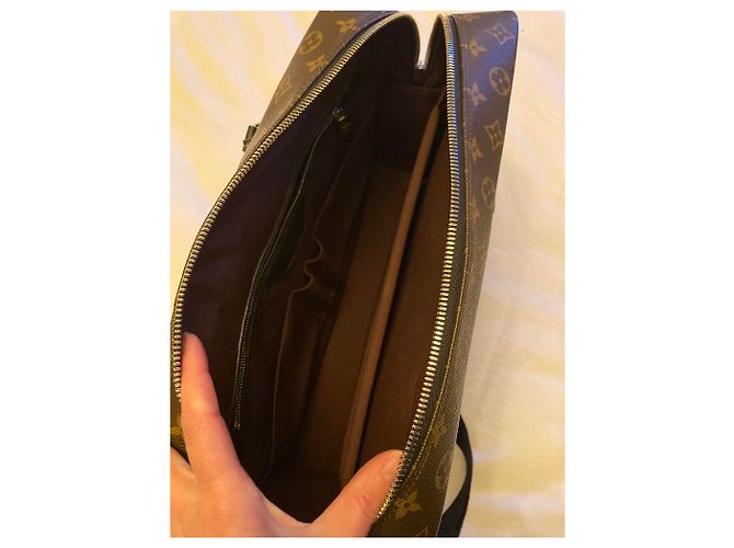 Louis Vuitton Porte Documents Voyage Marrone - vista 5