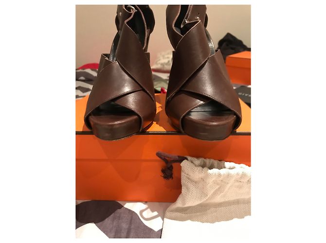 Sandali Hermès Spartan in pelle marrone scuro - vista 4