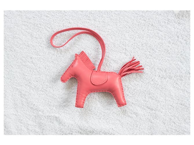 Charm Hermès Rodeo mm Rose Azalee rosa pelle - vista 4