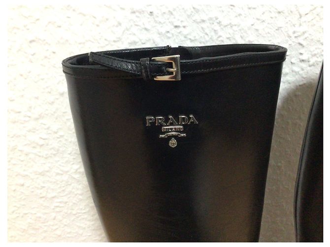 Prada botas pretas com detalhes prateados - vista 2