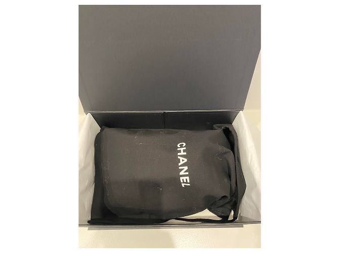 Chanel Riñonera de piel granulada negra . Negro - vista 17