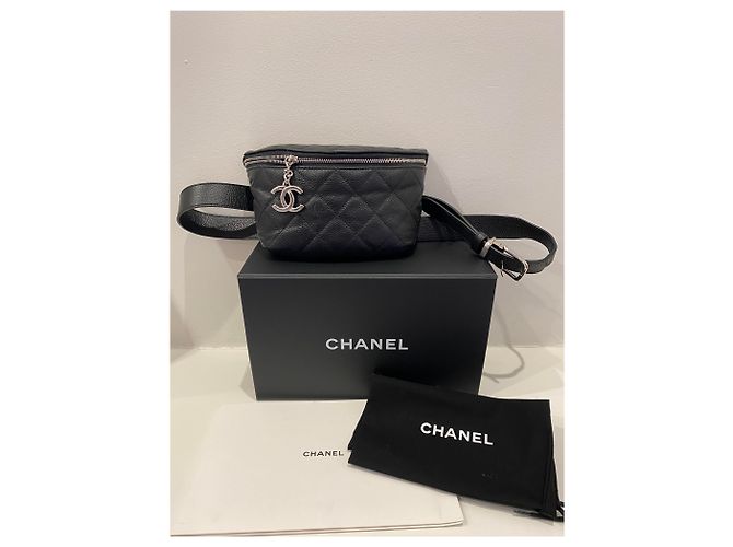 Chanel Riñonera de piel granulada negra . Negro - vista 2