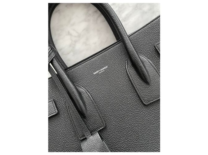 Yves Saint Laurent Bolsa de dia em pele de cordeiro preta Preto - vista 3