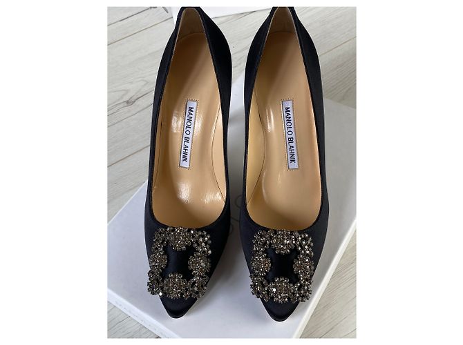 Manolo Blahnik hangisi - vista 2