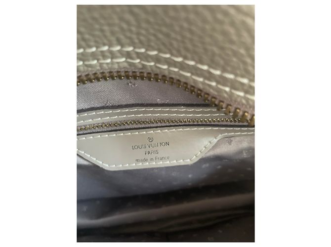 Borsa a mano Louis Vuitton Suhali in pelle Taupe - vista 2