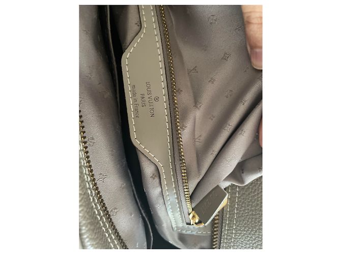 Borsa a mano Louis Vuitton Suhali in pelle Taupe - vista 4