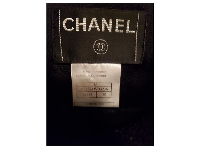 Chanel Little Black Wool Boucle Jacke mit Rüschen Schwarz - Ansicht 6