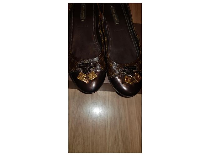 Bailarinas Louis Vuitton Marrón Piel Charol Talla 39 Castaño - vista 2
