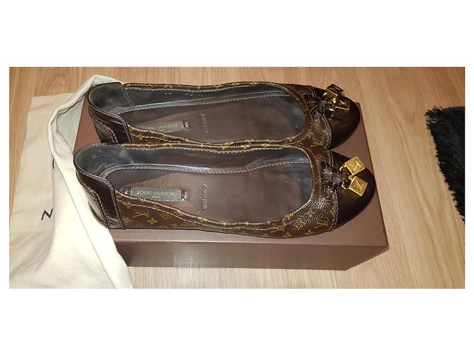 Bailarinas Louis Vuitton Marrón Piel Charol Talla 39 Castaño - vista 9