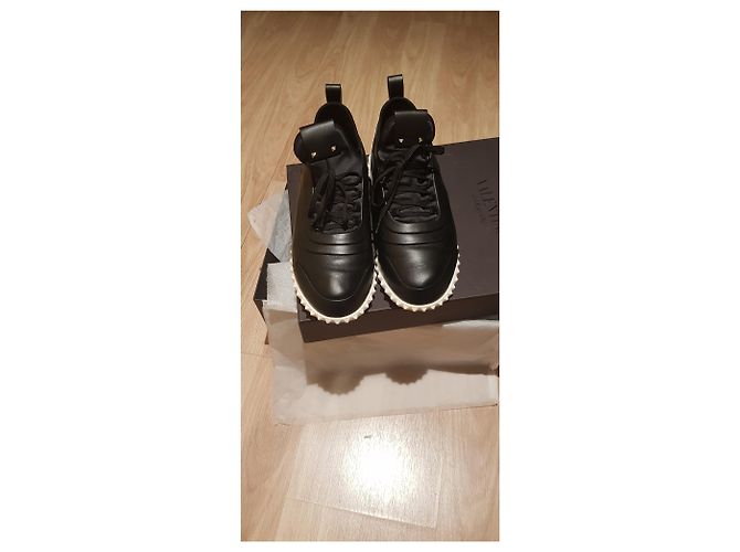 Sneakers Valentino Garavani in pelle nera - vista 4