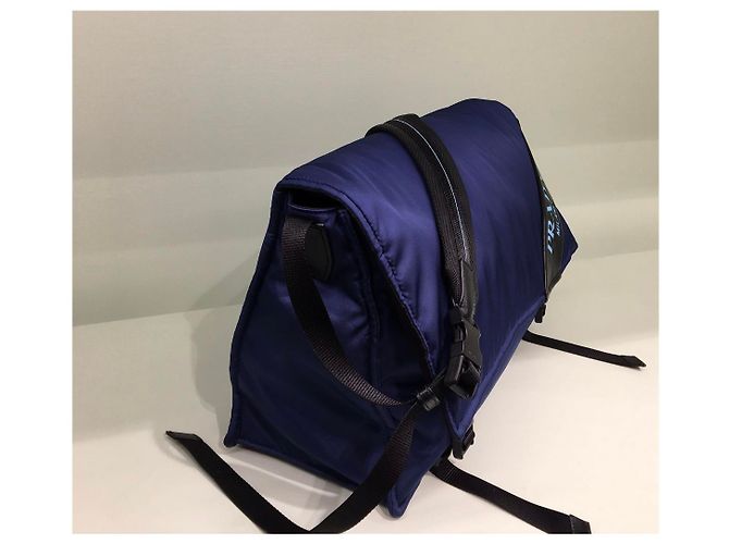 Prada messenger nuevo - vista 2