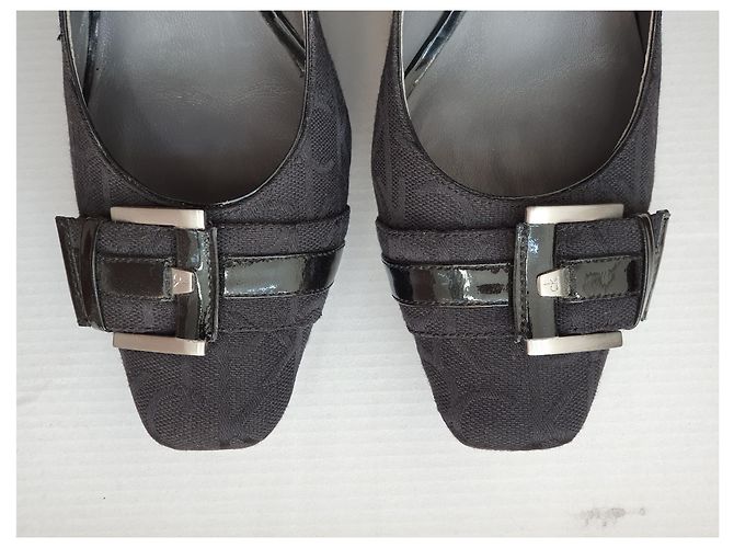 Calvin Klein Tacchi Alti Neri in Tessuto e Vernice Punta Quadrata Nero - vista 2