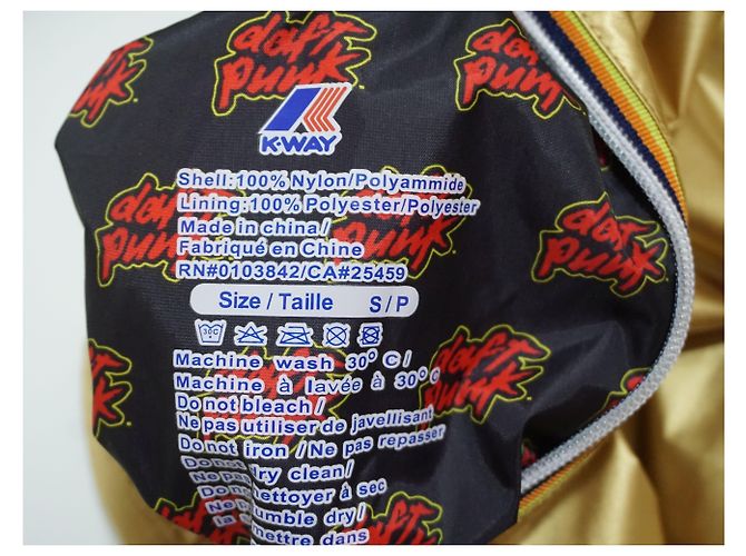 K-Way Daft Punk Preto Dourado Bordeaux - vista 7
