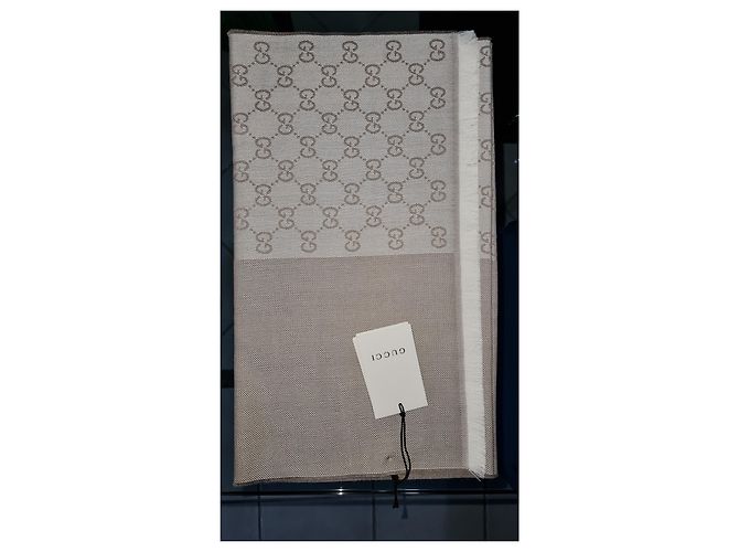 bufanda beige Gucci - vista 2