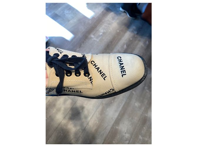 Chanel Schnürschuhe Schwarz Beige - Ansicht 3